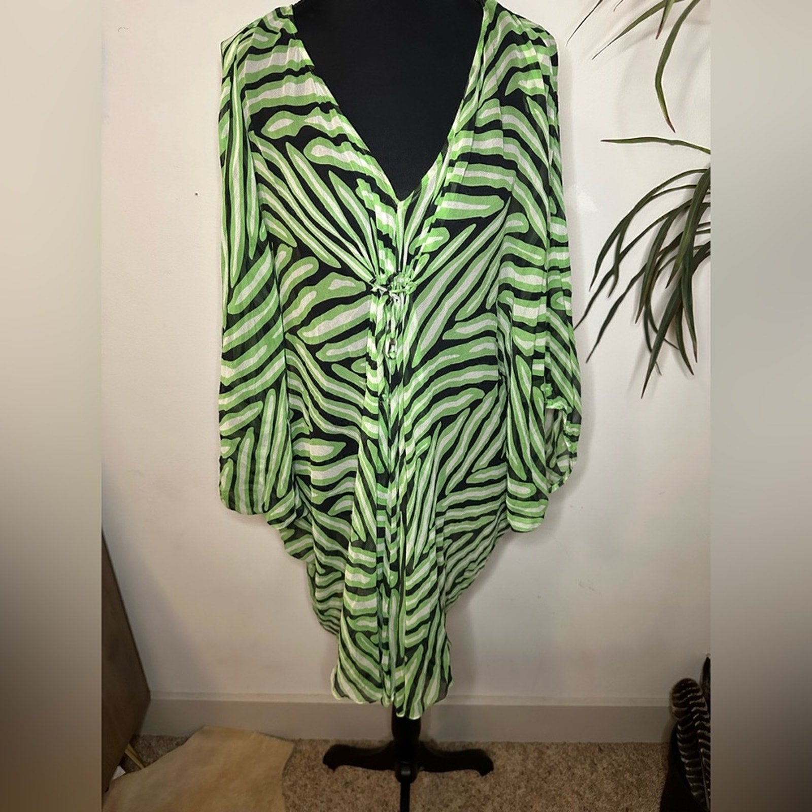 Vintage Diane Von Furstenberg 100% green black silk retro print sheer cover up