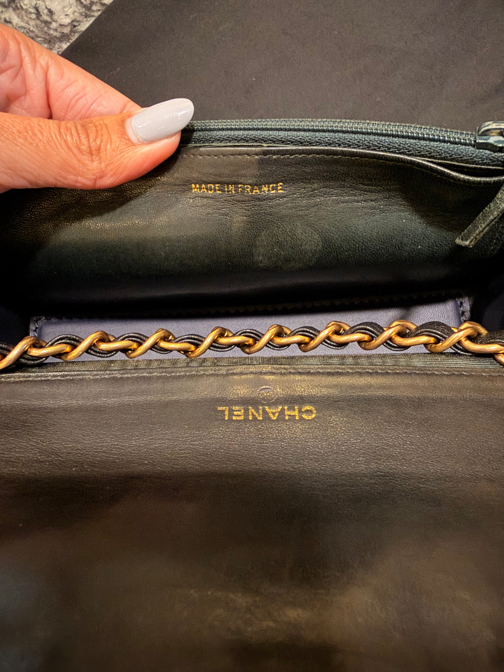 Chanel 1980s wallet on chain caviar leather