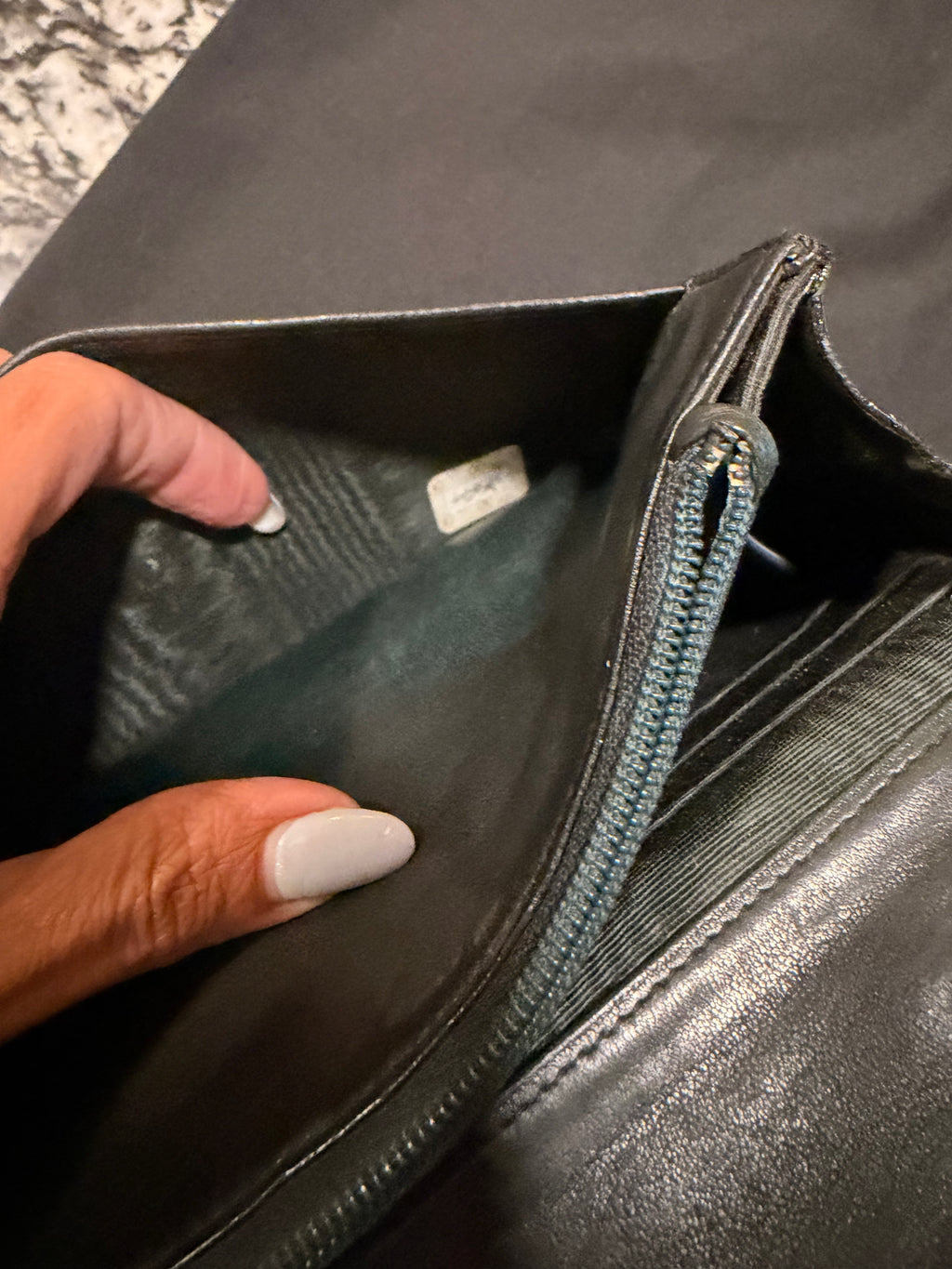 Chanel 1980s wallet on chain caviar leather